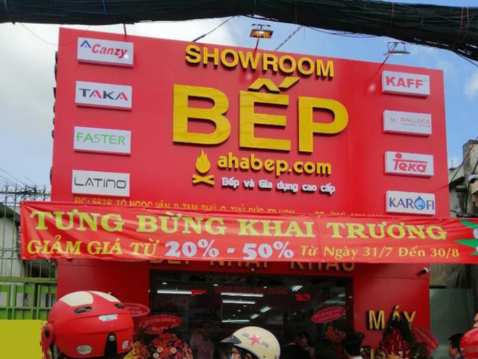 Thi công showroom bếp Aha